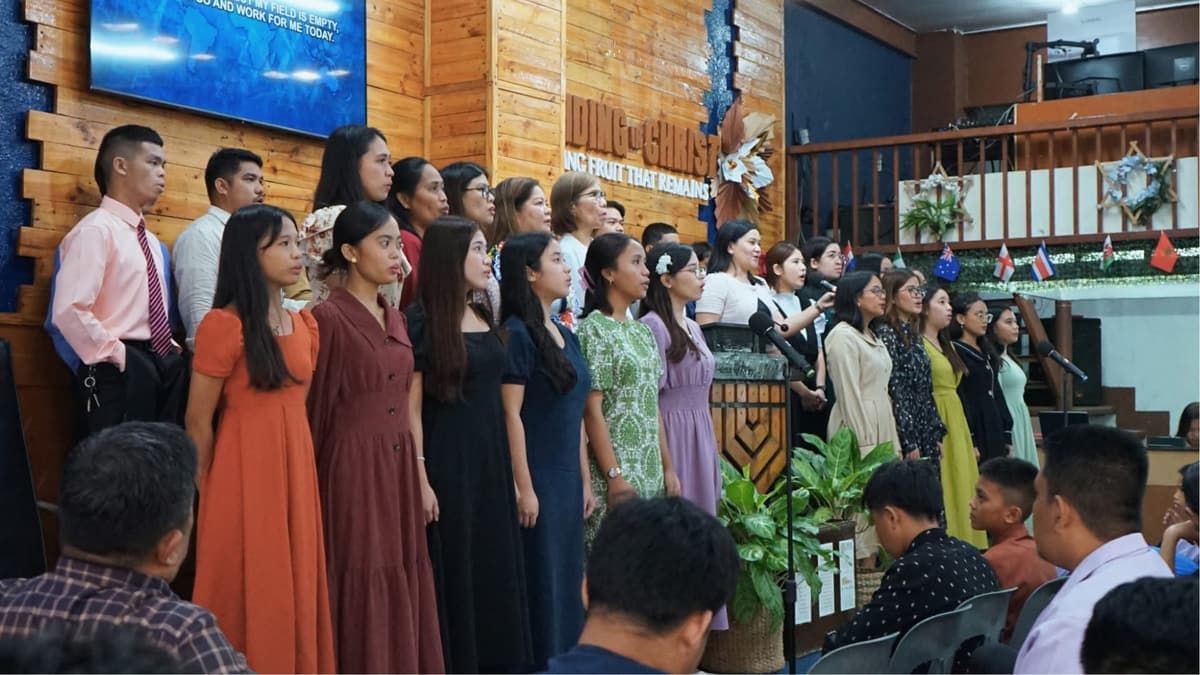 The choir leading the congregation